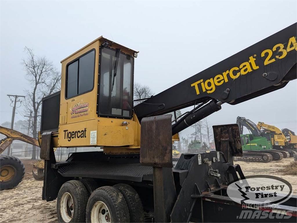 Tigercat 234 Nivelpuomikuormaajat