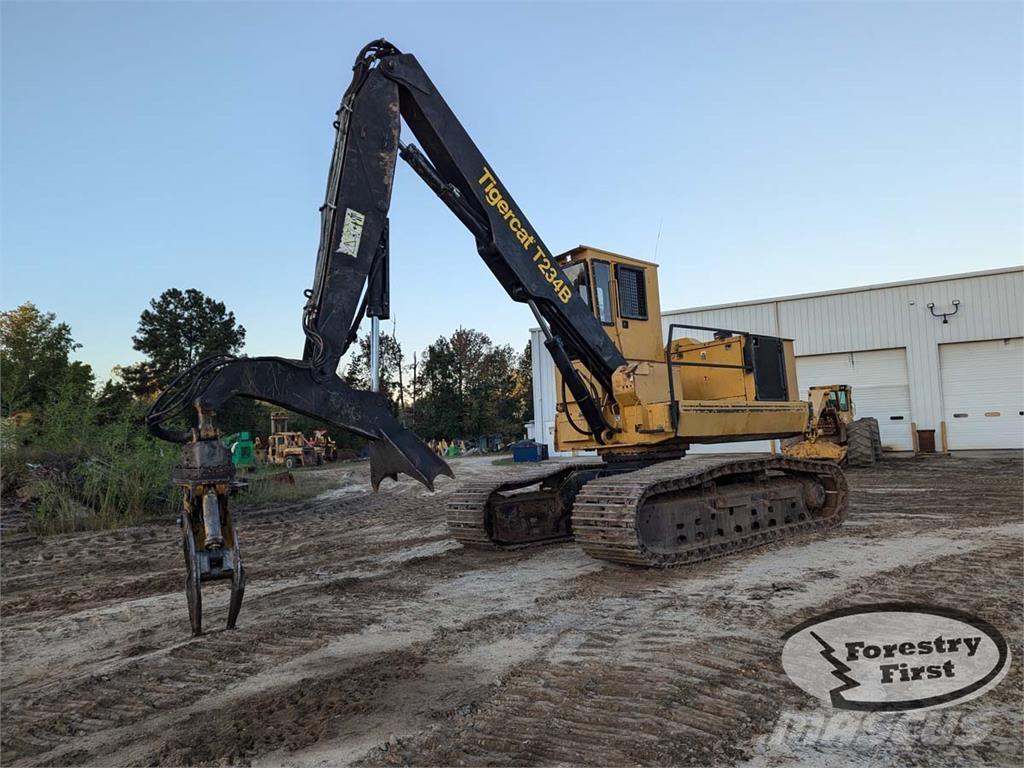 Tigercat T234B Nivelpuomikuormaajat