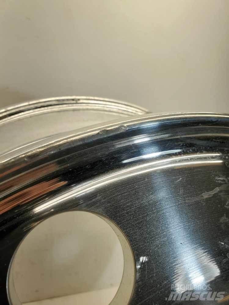  Accuride Renkaat ja vanteet