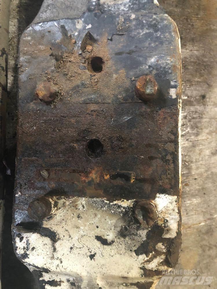 Eaton 20F4 Akselit