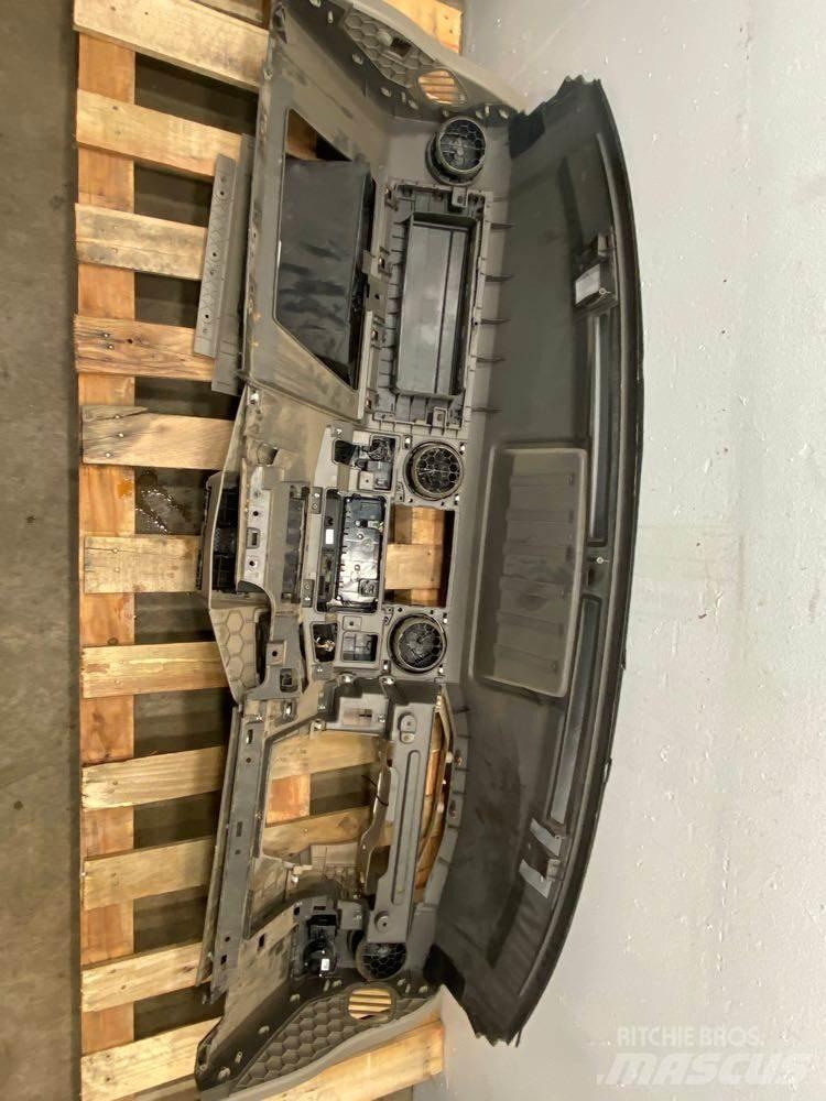 Ford F450 Muut