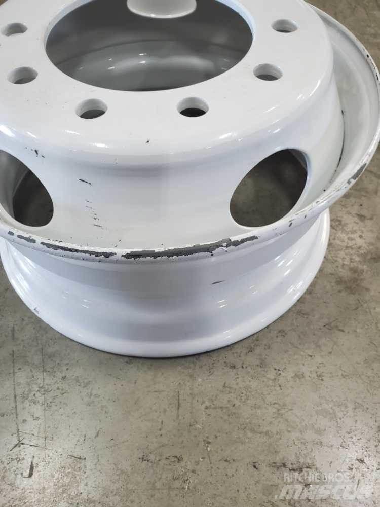 Ford F750 Renkaat ja vanteet