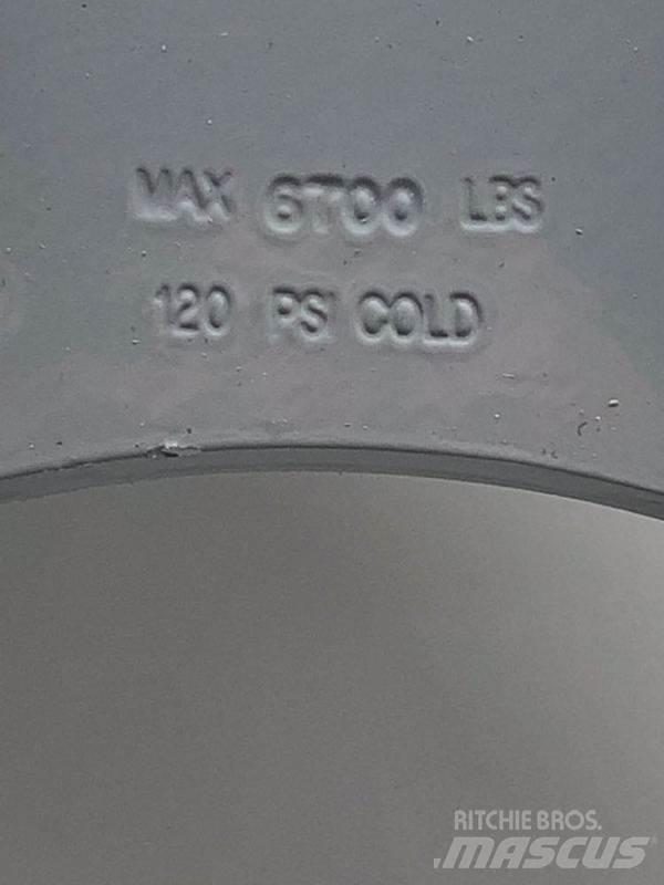 Ford F750 Renkaat ja vanteet