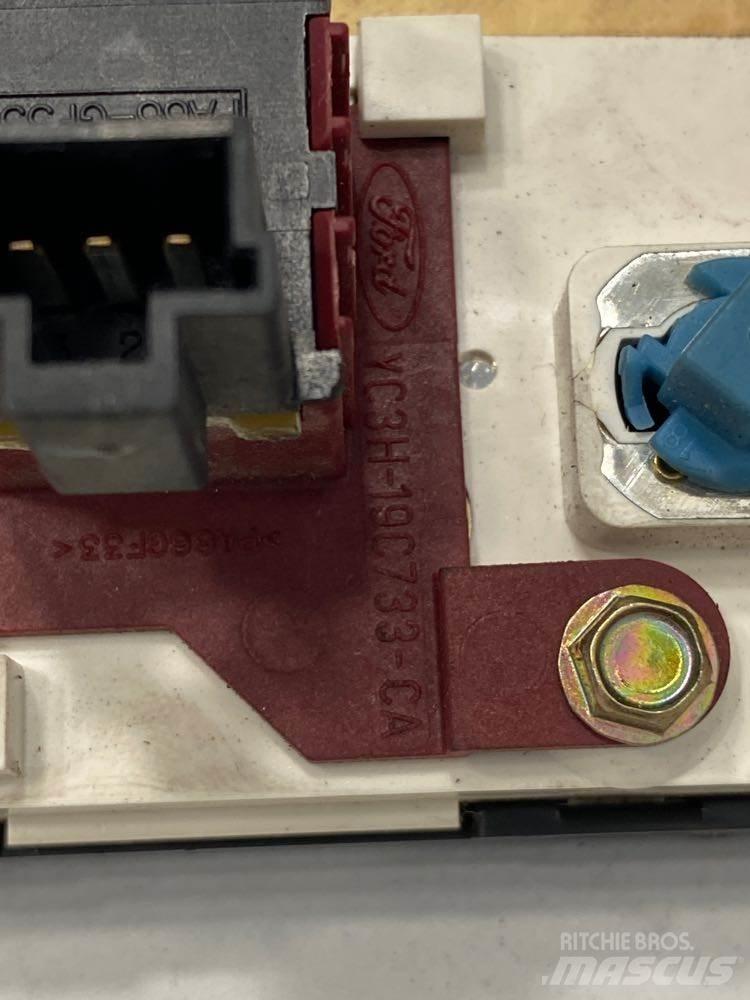 Ford F750 Sähkö ja elektroniikka