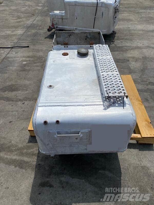 Ford L9000 Muut
