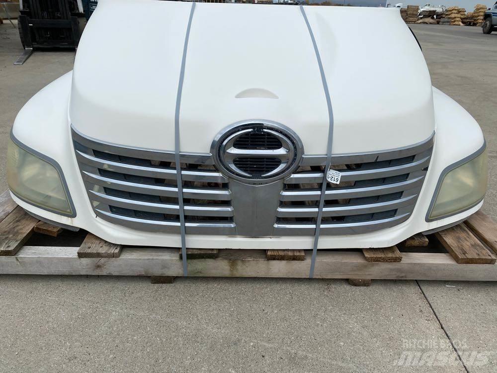 Hino 268 Ohjaamot ja sisustat
