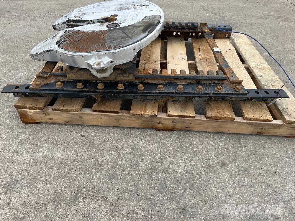  Holland Renkaat ja vanteet