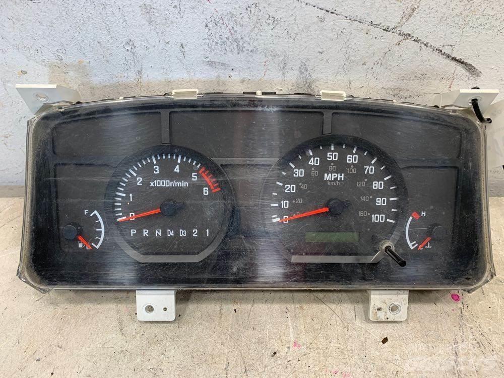 Isuzu NPR Muut