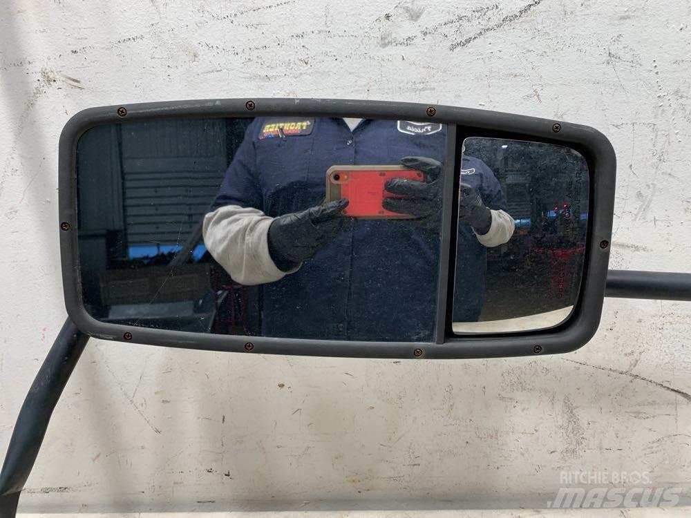 Isuzu NPR Muut