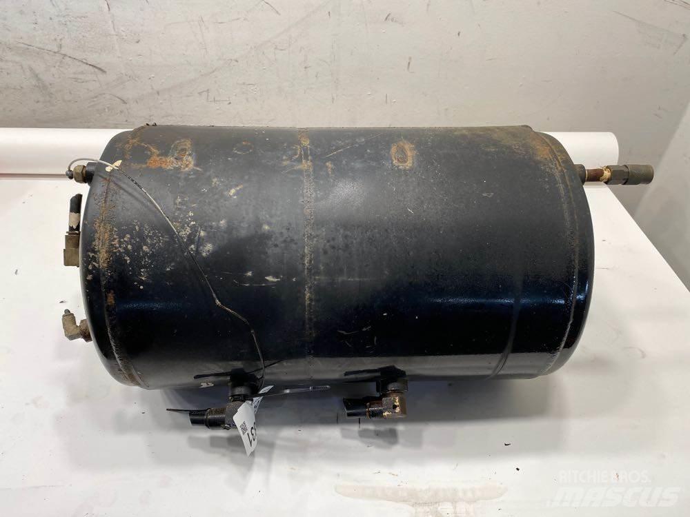 Mack CV713 Muut