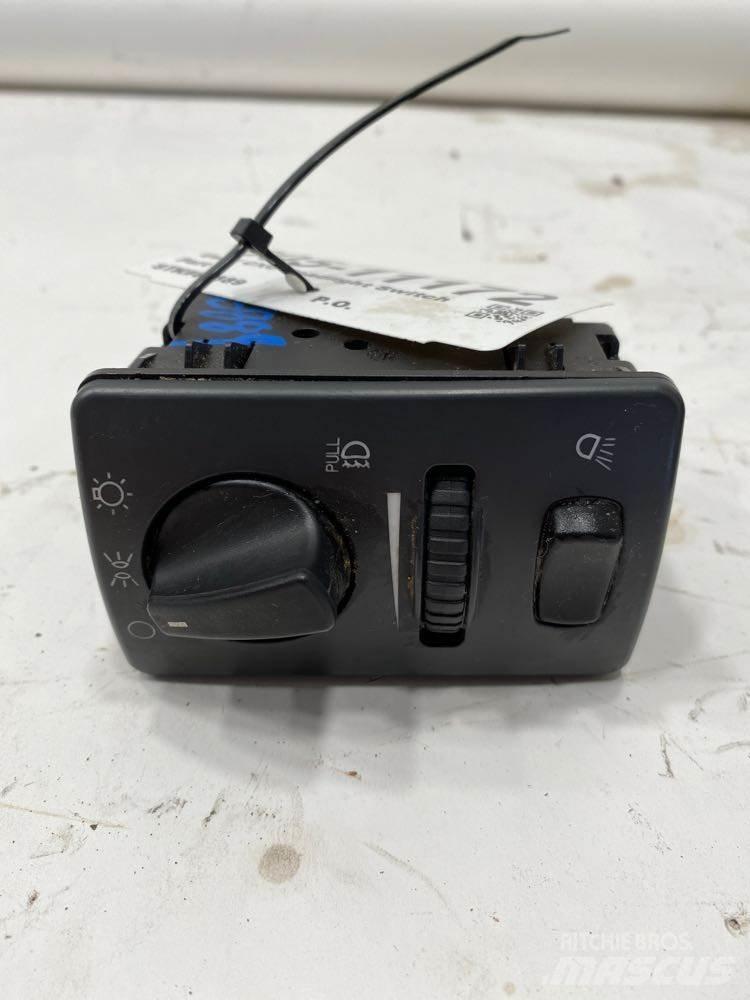 Mack CXU Sähkö ja elektroniikka