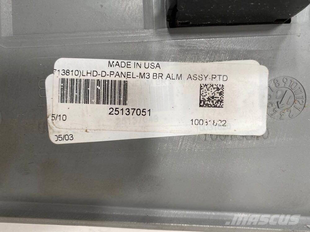 Mack CXU Sähkö ja elektroniikka