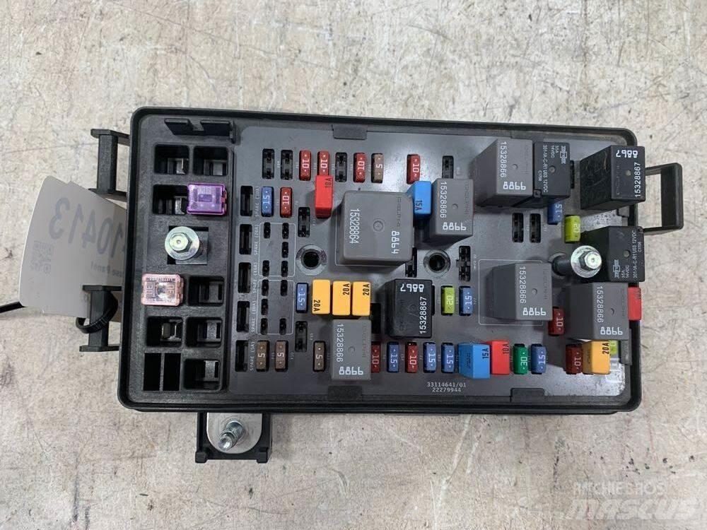 Mack CXU Sähkö ja elektroniikka
