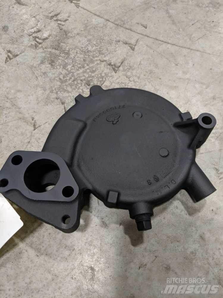 Mack E7 Muut