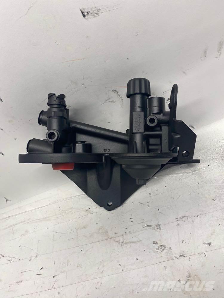 Mack MP8 Muut