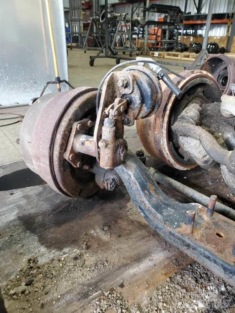 Meritor  Akselit