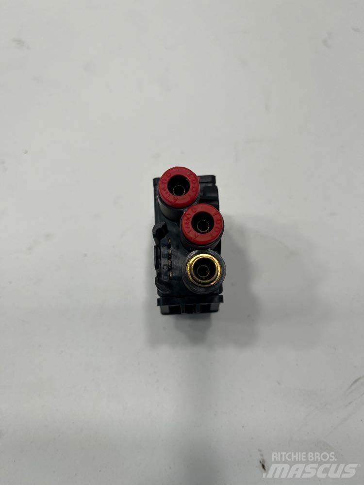 Paccar  Sähkö ja elektroniikka