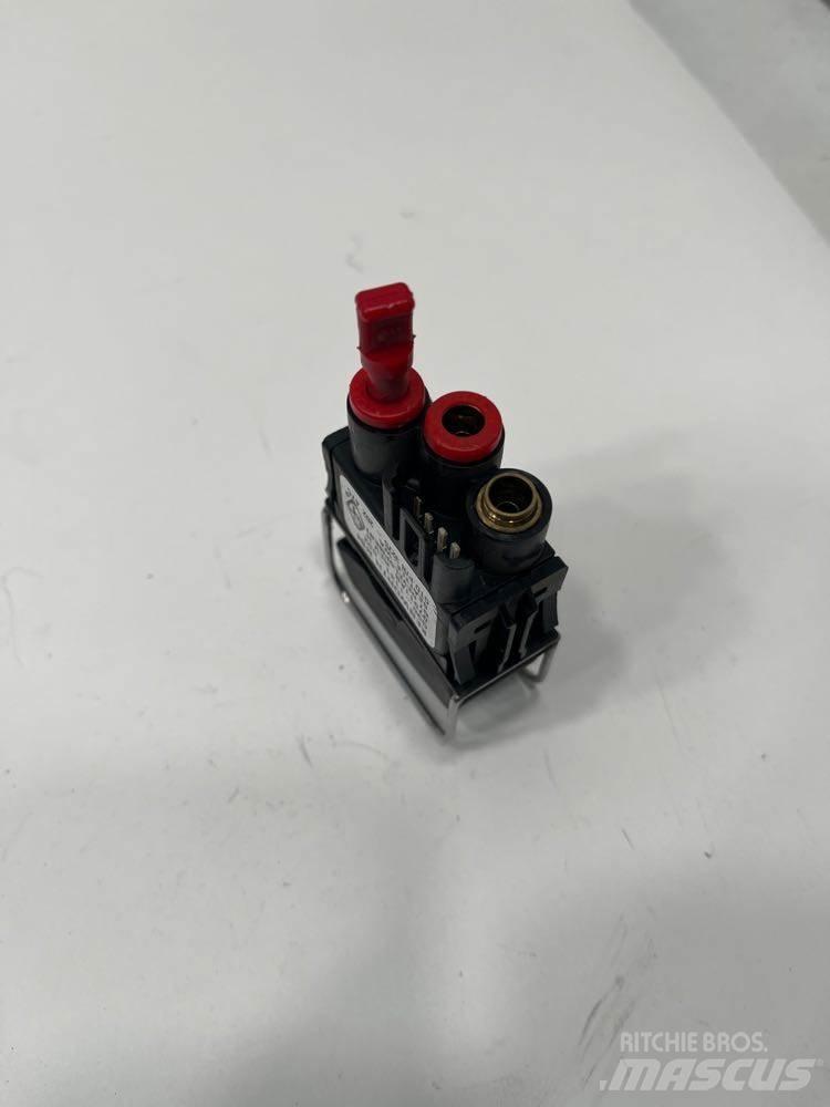 Paccar  Sähkö ja elektroniikka