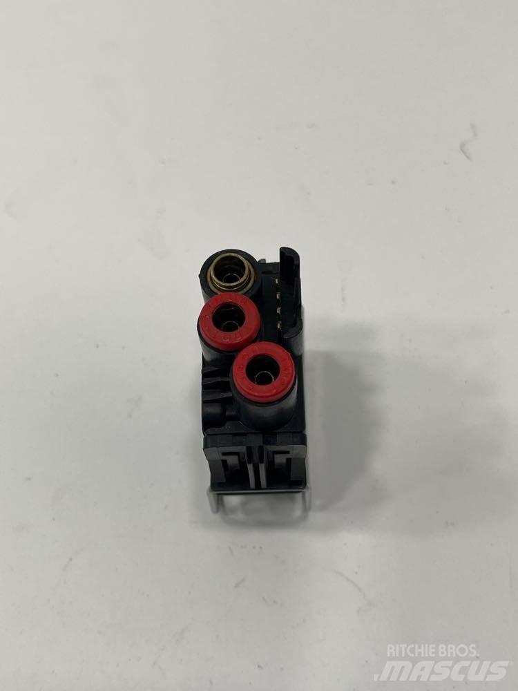 Paccar  Sähkö ja elektroniikka