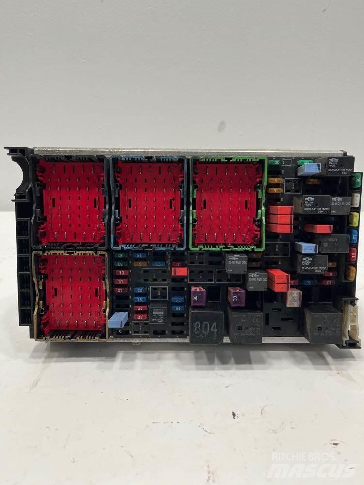Paccar  Sähkö ja elektroniikka