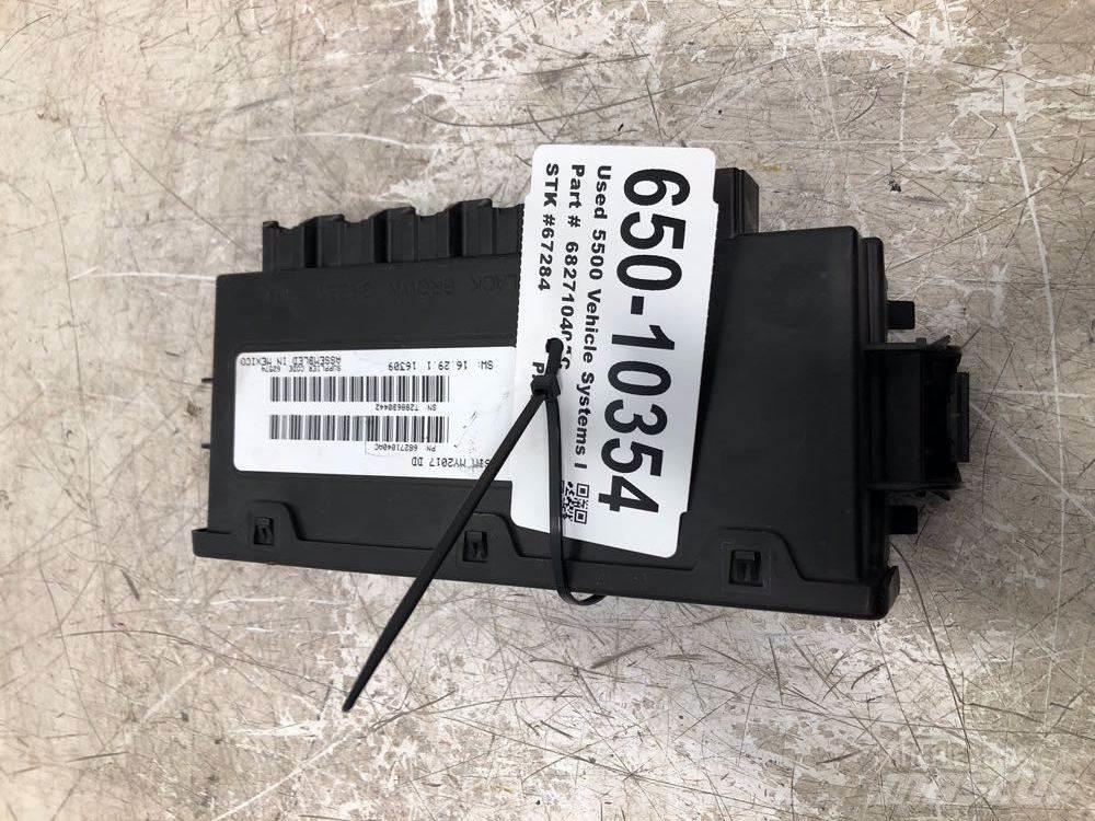 RAM 5500 Ohjaamot ja sisustat