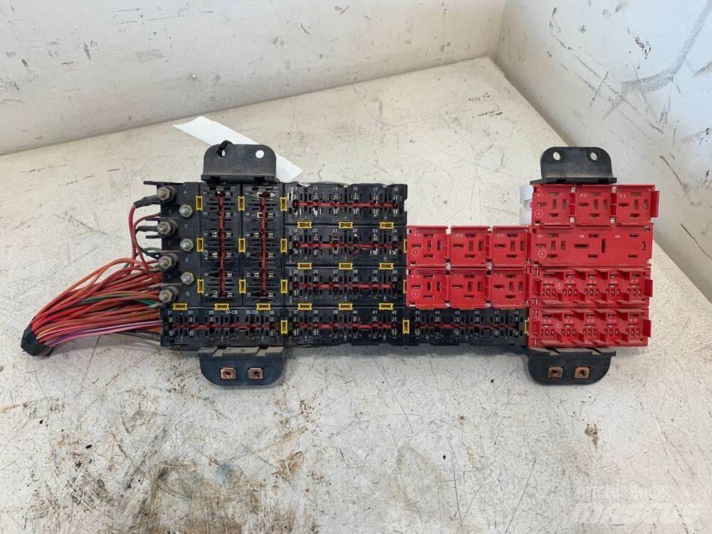 Sterling  Sähkö ja elektroniikka