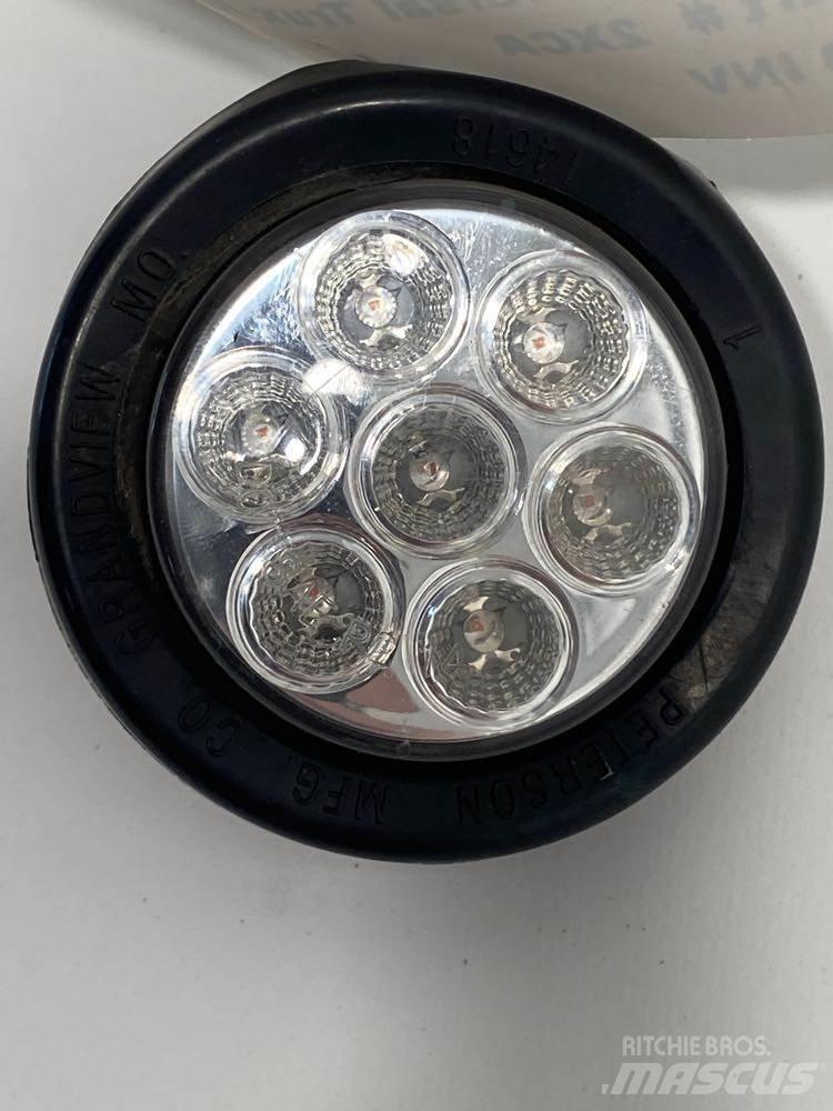Universal  Sähkö ja elektroniikka