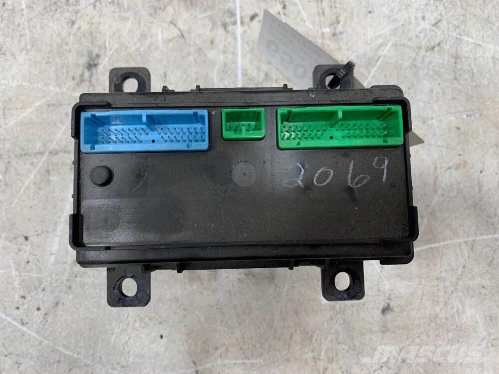 Volvo VNL Ohjaamot ja sisustat