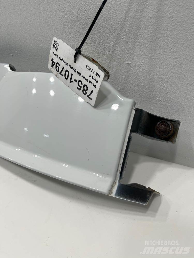 Volvo VNM Ohjaamot ja sisustat