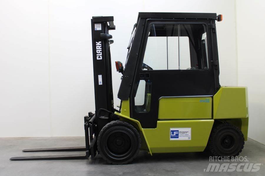 Clark DPM 30 Dieseltrukit