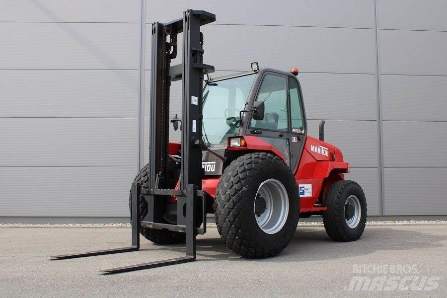Manitou M 30-4 Maastotrukit