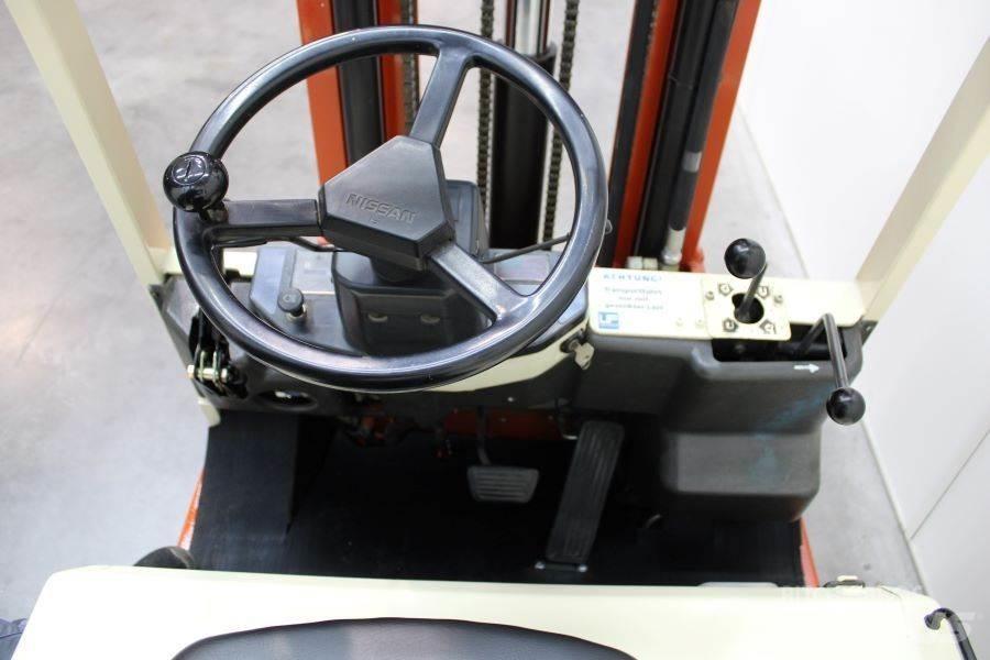 Nissan N01 L18U Sähkötrukit