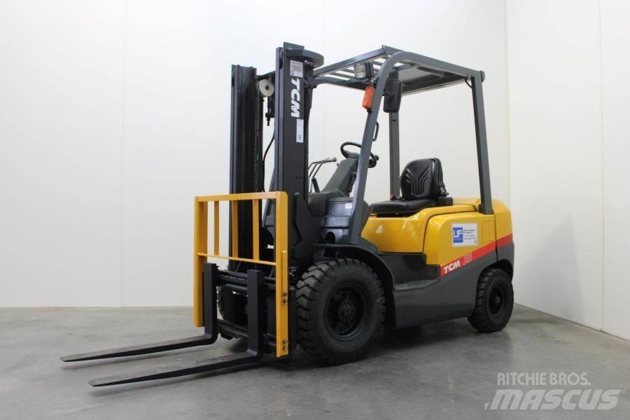 TCM FD 25 T 3 Dieseltrukit