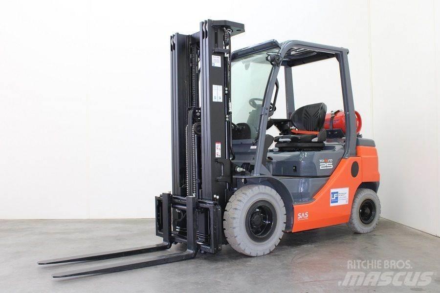 Toyota 02-8FGF25 Nestekaasutrukit