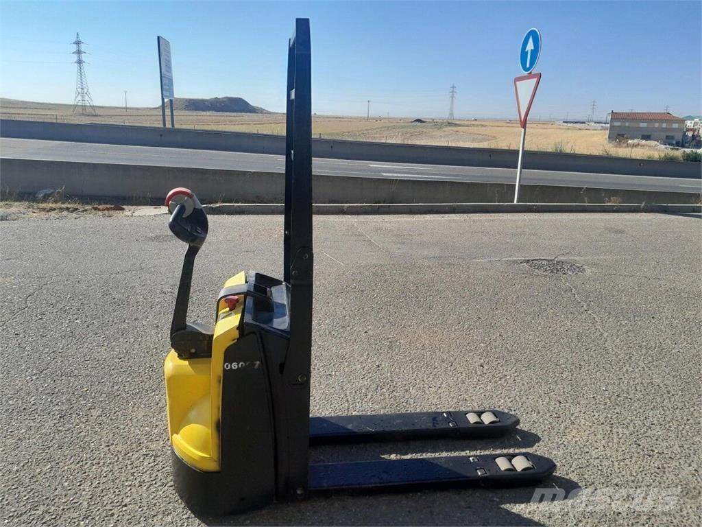 Hyster P1.6 Lavansiirtotrukit