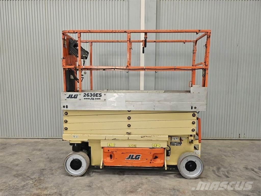 JLG 2630 ES Saksilavat