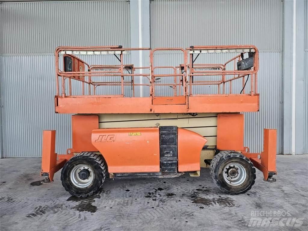 JLG 4394RT Saksilavat