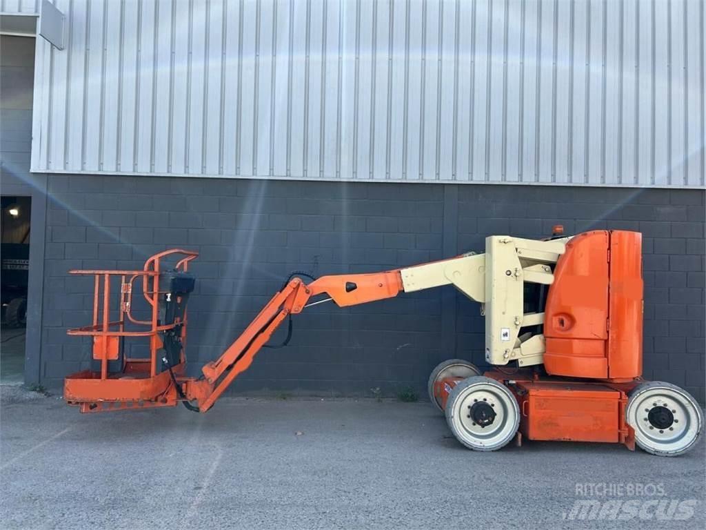 JLG E300AJ Kuukulkijat