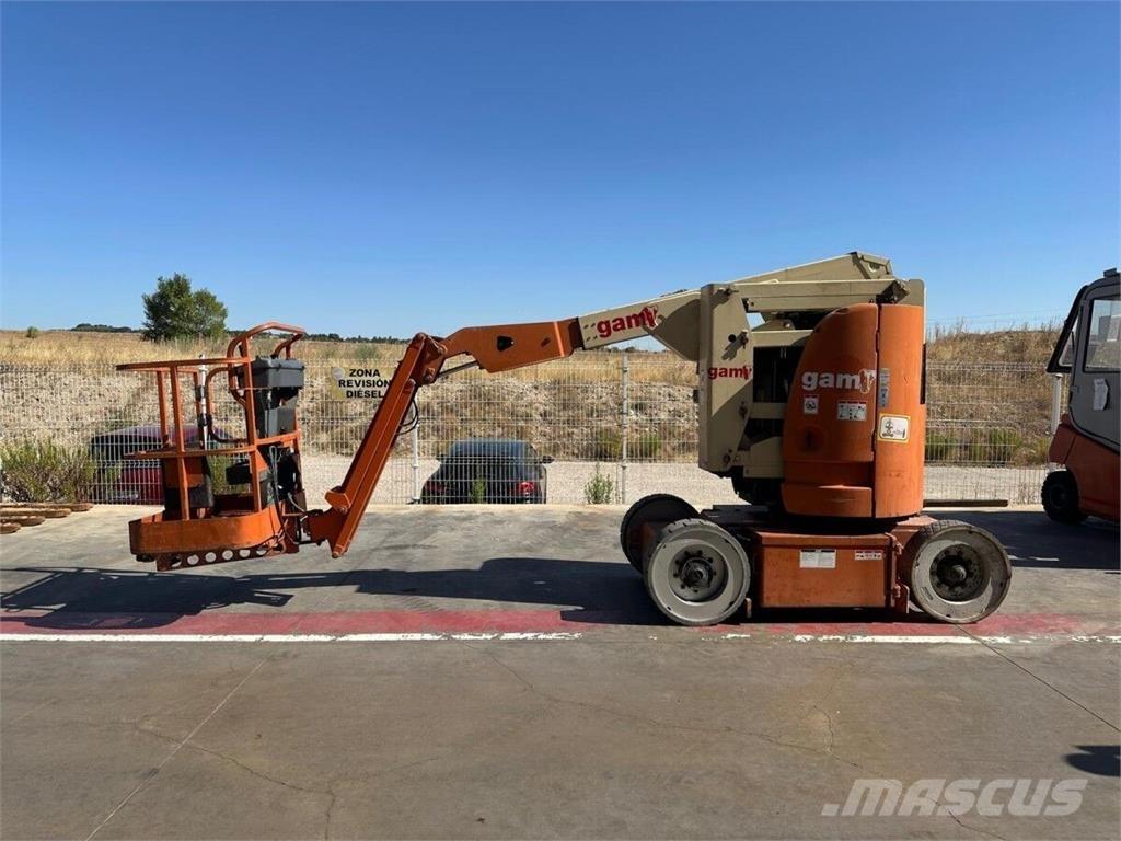 JLG E300AJP Kuukulkijat