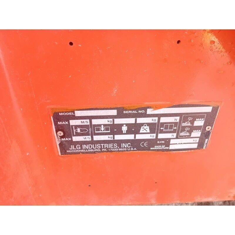 JLG E450AJ Kuukulkijat