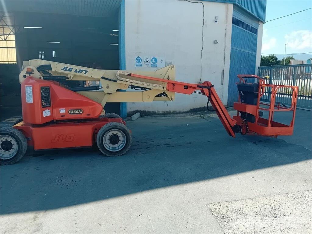 JLG E450AJ Kuukulkijat