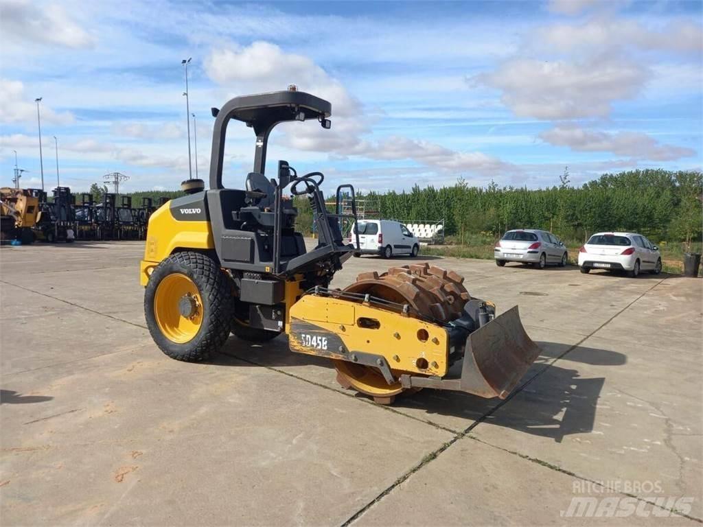 Volvo SD45B Yksivalssijyrät