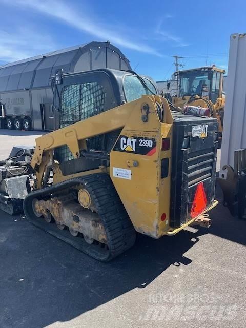 CAT 239D Vetopöytäautot
