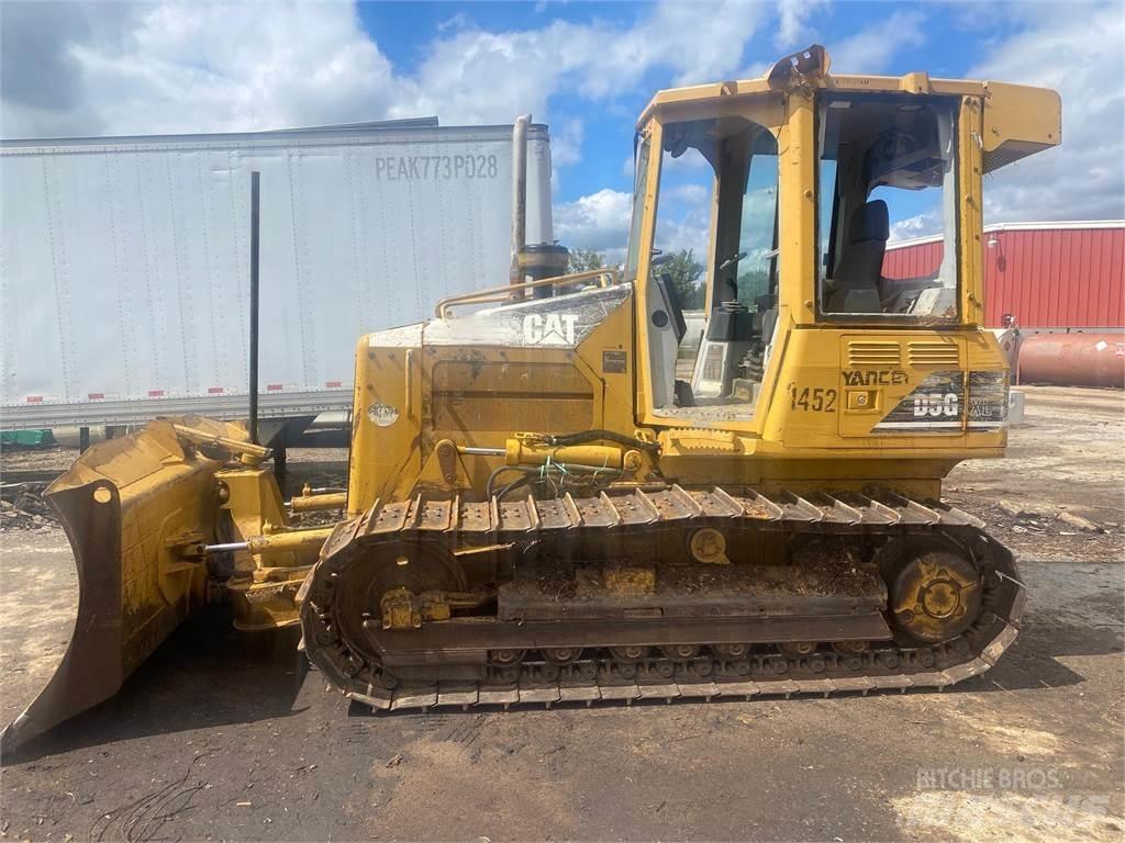 CAT D5G XL Telaketjupuskutraktorit