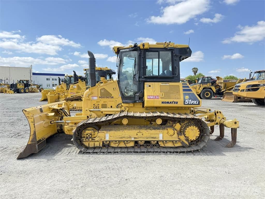 Komatsu D51PXi-24 Telaketjupuskutraktorit