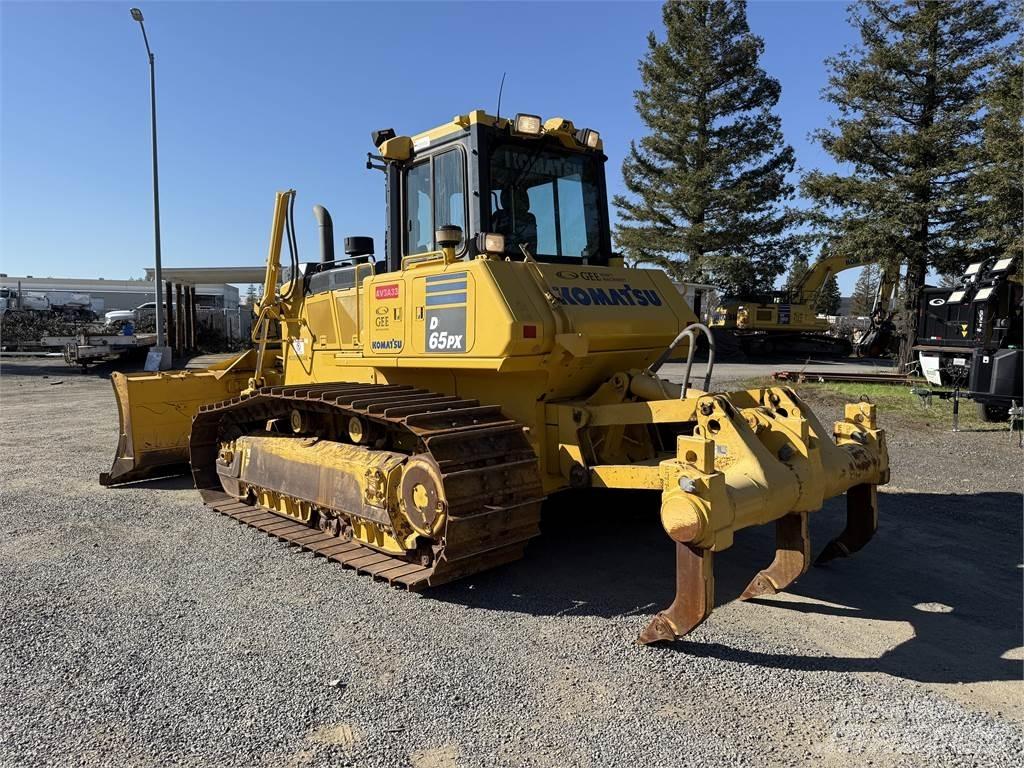 Komatsu D65PX-18 Telaketjupuskutraktorit