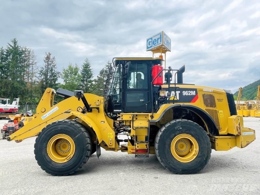 CAT 962M Pyöräkuormaajat