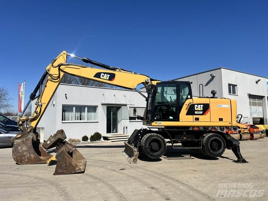CAT M 320 F Pyöräkaivukoneet