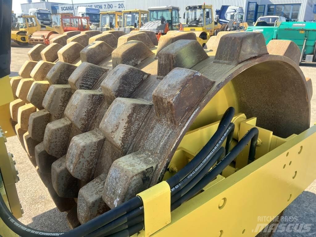 JCB Vibromax W 1402 PD Yksivalssijyrät