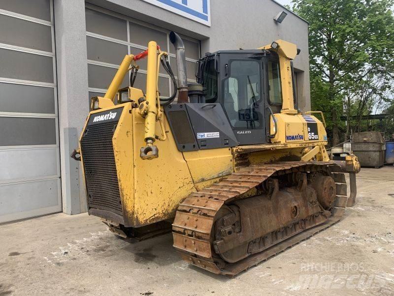 Komatsu D 65 EX-15 Telaketjupuskutraktorit